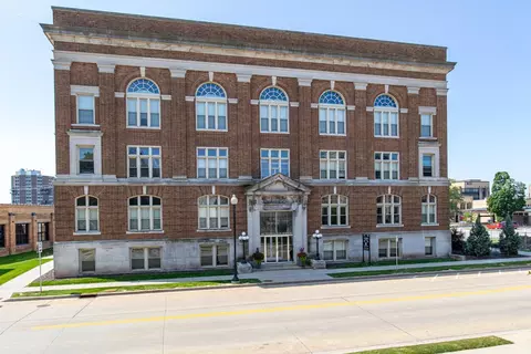 105 Washington Ave #104, Oshkosh, WI 54901