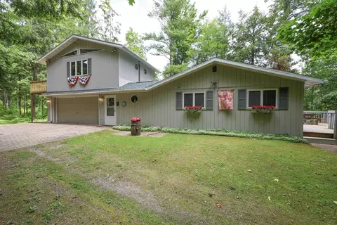 14814 Iron Bridge Rd, Mountain, WI 54149