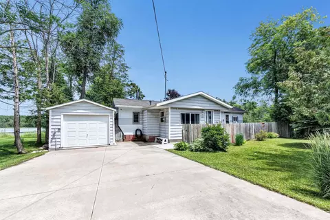 9348 N Kelly Lake Rd, Suring, WI 54174
