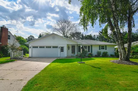 1421 Argonne Dr, Green Bay, WI 54304