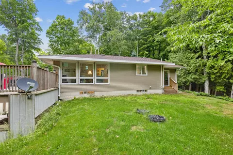 6170 Bay Shore Dr, Sturgeon Bay, WI 54235