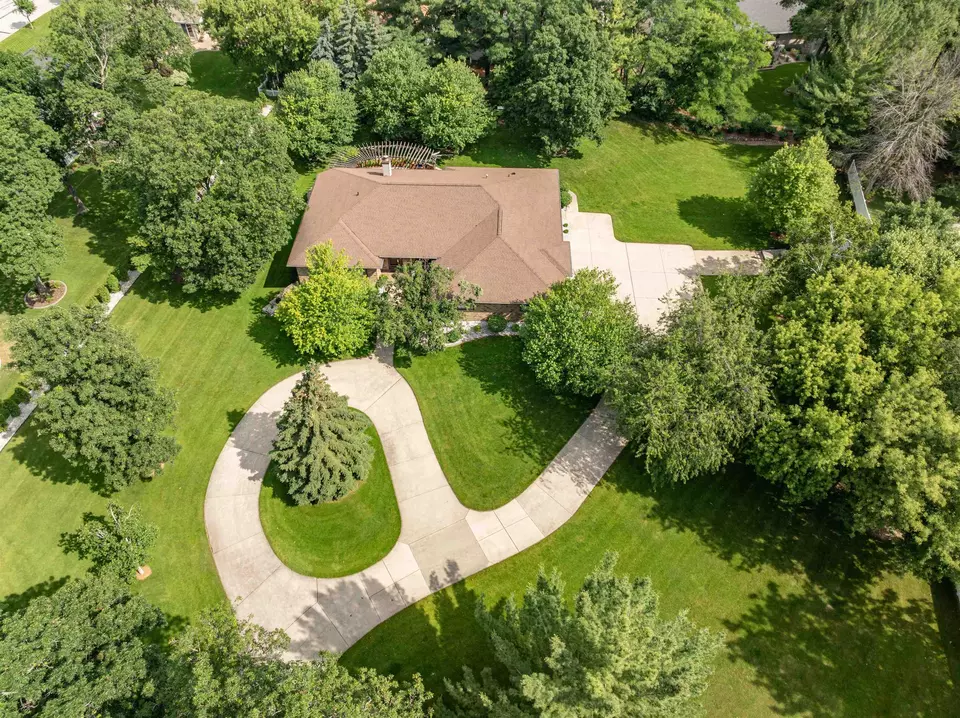View/Area - 470 Earnhardt Ct, Green Bay, WI 54311 photo 1 of 3