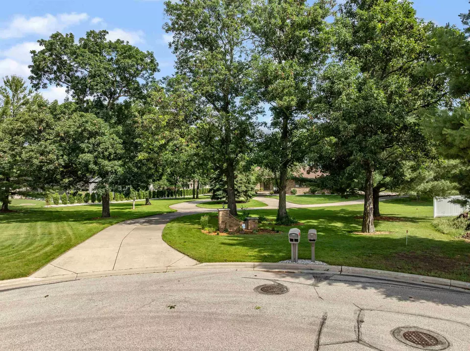 Exterior - 470 Earnhardt Ct, Green Bay, WI 54311 photo 7 of 7