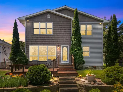 3576 Leonard Point Ln, Oshkosh, WI 54904