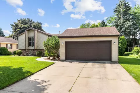1145 W 19th Ave, Oshkosh, WI 54902
