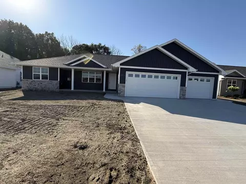 1671 Betty Jean Ln, Green Bay, WI 54313