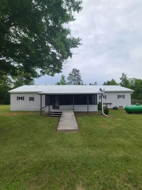 w7916 Aspen Lane, Pembine, WI 54156
