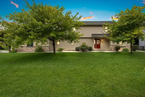 1657 Hickory Hollow Ln, Menasha, WI 54952