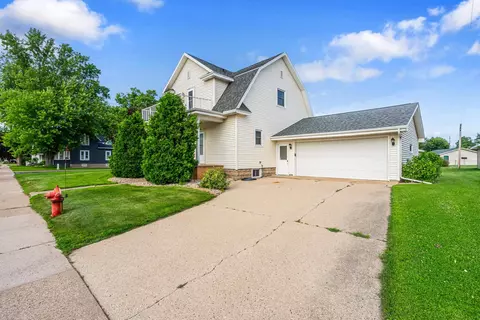 204 N Nash St, Hortonville, WI 54944