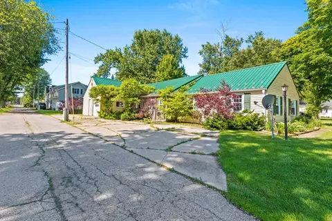 1320 State St, Algoma, WI 54201