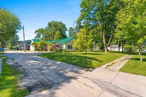 Exterior - 1320 State St, Algoma, WI 54201 photo 18 of 20