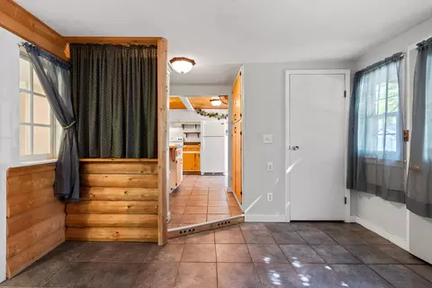 Entry Way - 1320 State St, Algoma, WI 54201 photo 2 of 5