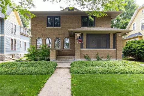 1337 Washington Ave, Oshkosh, WI 54901