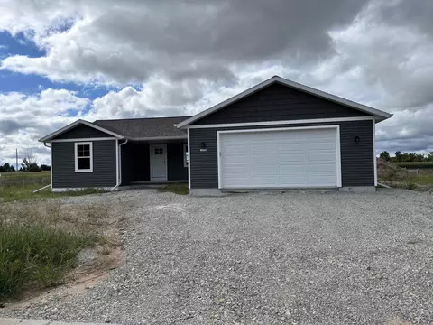 w6681 School Road, Greenville, WI 54942