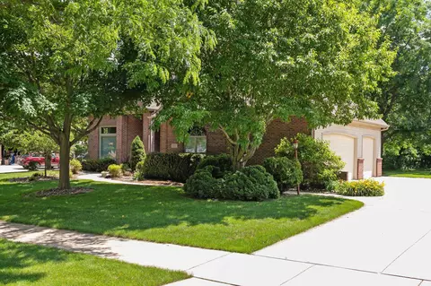 Exterior - 227 E Morning Glory Dr, Appleton, WI 54913 photo 12 of 15