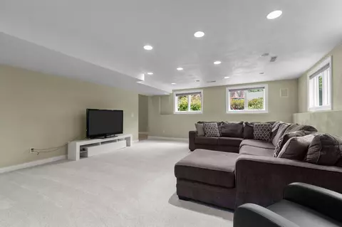 Living - 227 E Morning Glory Dr, Appleton, WI 54913 photo 6 of 6