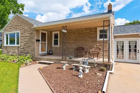 909 W Kimberly Ave, Kimberly, WI 54136
