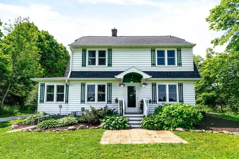 3207 Winnegamie Dr, Appleton, WI 54914