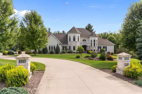 w8732 Pheasant Run, Hortonville, WI 54944