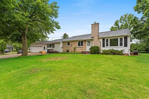 1417 Oakridge Ave, Kaukauna, WI 54130