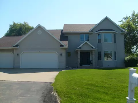 88 Overland Trl, Oshkosh, WI 54904