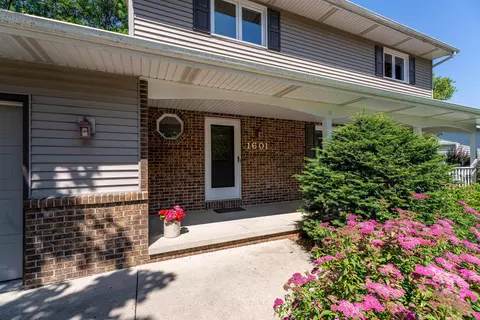 Exterior - 1601 S Irma St, Appleton, WI 54915 photo 2 of 5