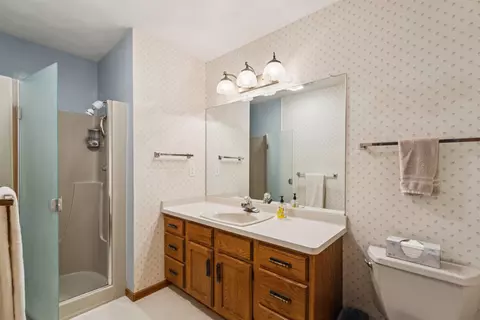 Bath - 1601 S Irma St, Appleton, WI 54915 photo 2 of 5