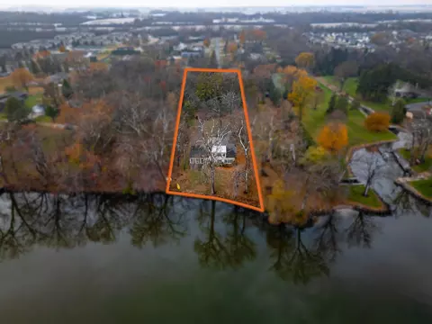 3390 Fond Du Lac Rd, Oshkosh, WI 54902