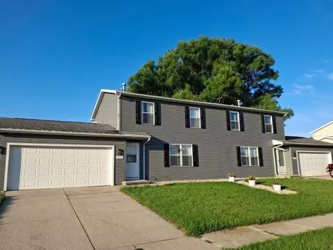 1001 Skyview Ave, Little Chute, WI 54140