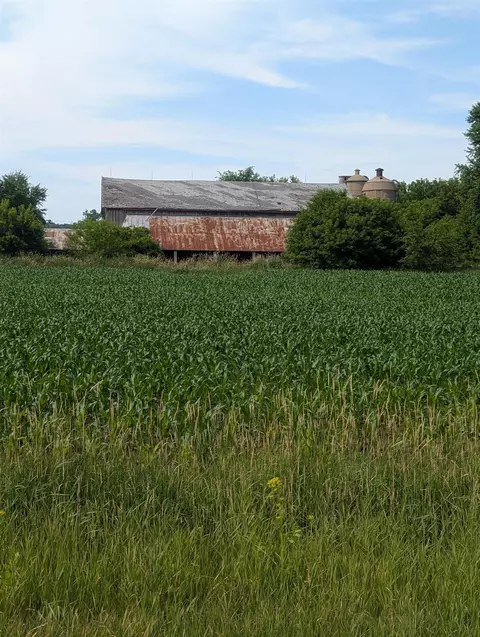 hwy t, New London, WI 54961