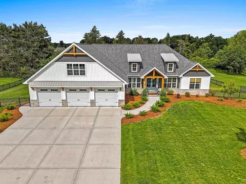 4113 Blackberry Ridge Dr, Oneida, WI 54155