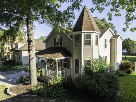 1268 Eliza St, Green Bay, WI 54301