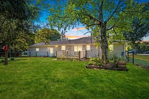 500 W Sunset Ave, Appleton, WI 54911 photo 2