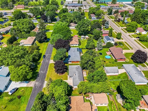 500 W Sunset Ave, Appleton, WI 54911 photo 10
