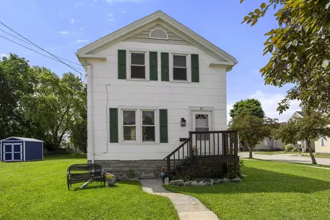 51 W 10th Ave, Oshkosh, WI 54902