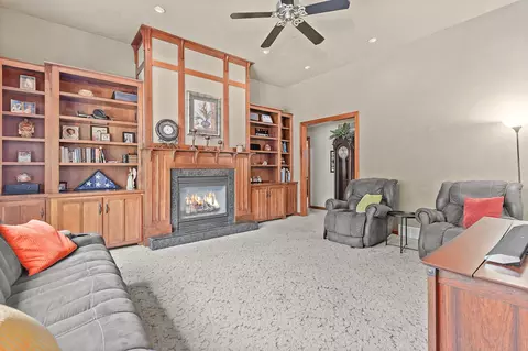 Living - w2534 Buchanan Road, Appleton, WI 54915 photo 2 of 4