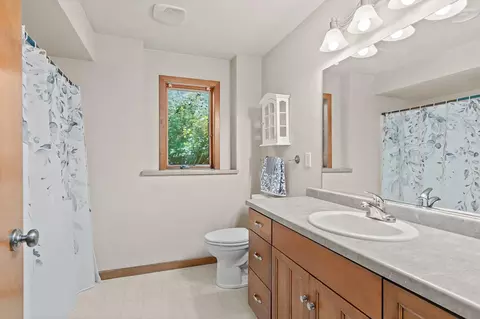 Bath - w2534 Buchanan Road, Appleton, WI 54915 photo 6 of 6