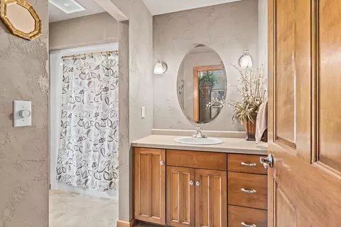 Bath - w2534 Buchanan Road, Appleton, WI 54915 photo 4 of 6