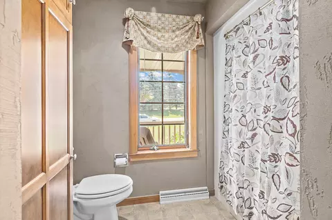 Bath - w2534 Buchanan Road, Appleton, WI 54915 photo 5 of 6