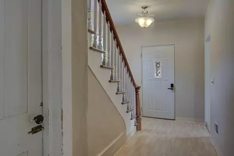 Entry Way - 231 E Winnebago St, Appleton, WI 54911 photo 2 of 3