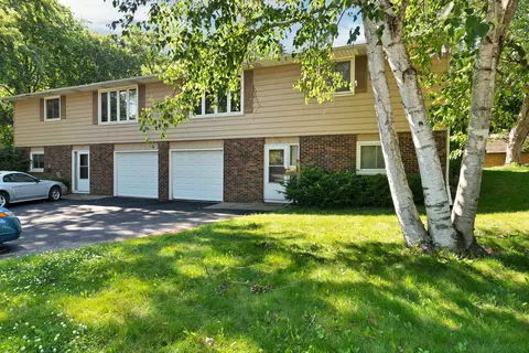 637 Grant St, De Pere, WI 54115