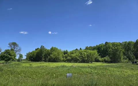 lawler court, Hortonville, WI 54944