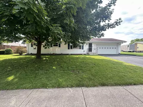506 E Forest St, Black Creek, WI 54106