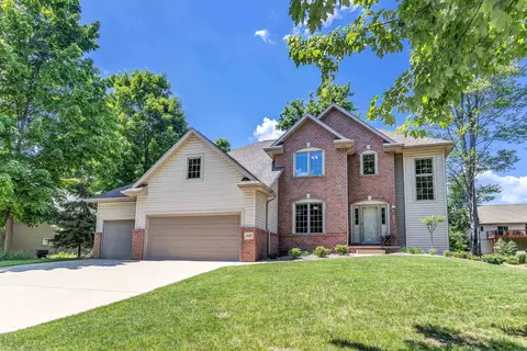 1521 Maple Hills Dr, Green Bay, WI 54313