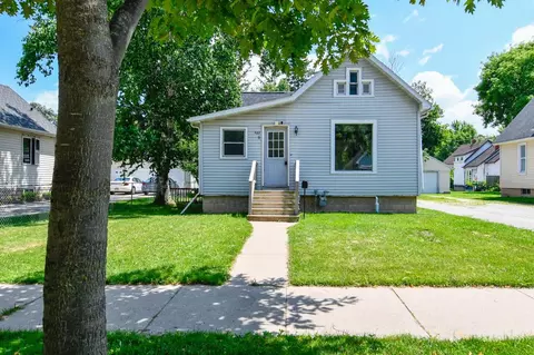 827 11th Ave, Green Bay, WI 54304