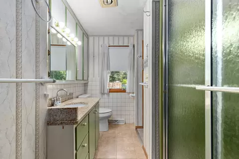 Bath - 2912 N Oneida St, Appleton, WI 54911 photo 1 of 3