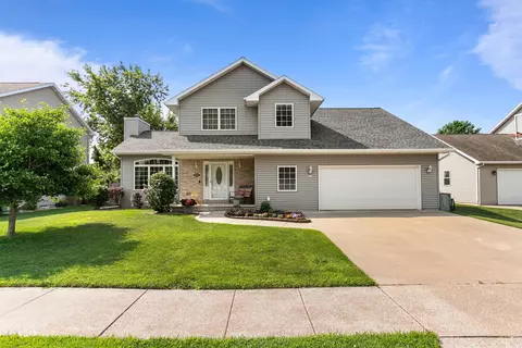 705 Weatherstone Dr, Oshkosh, WI 54901