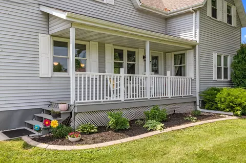 1305 Whippletree Ln, Neenah, WI 54956
