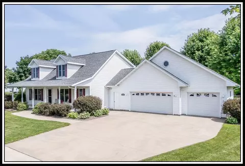 1508 Cedarhurst Dr, New London, WI 54961