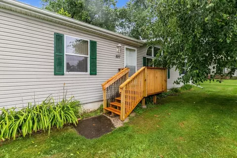 227 Cedar St, Ripon, WI 54971 photo 2
